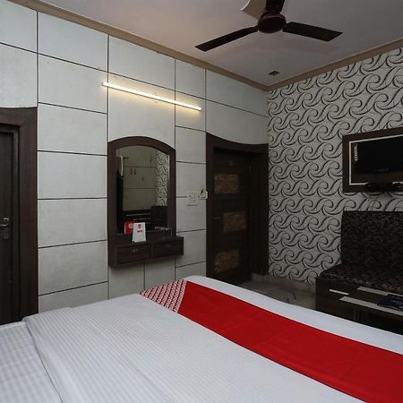 Oyo 29411 Hotel Vanshika Agra  Dış mekan fotoğraf