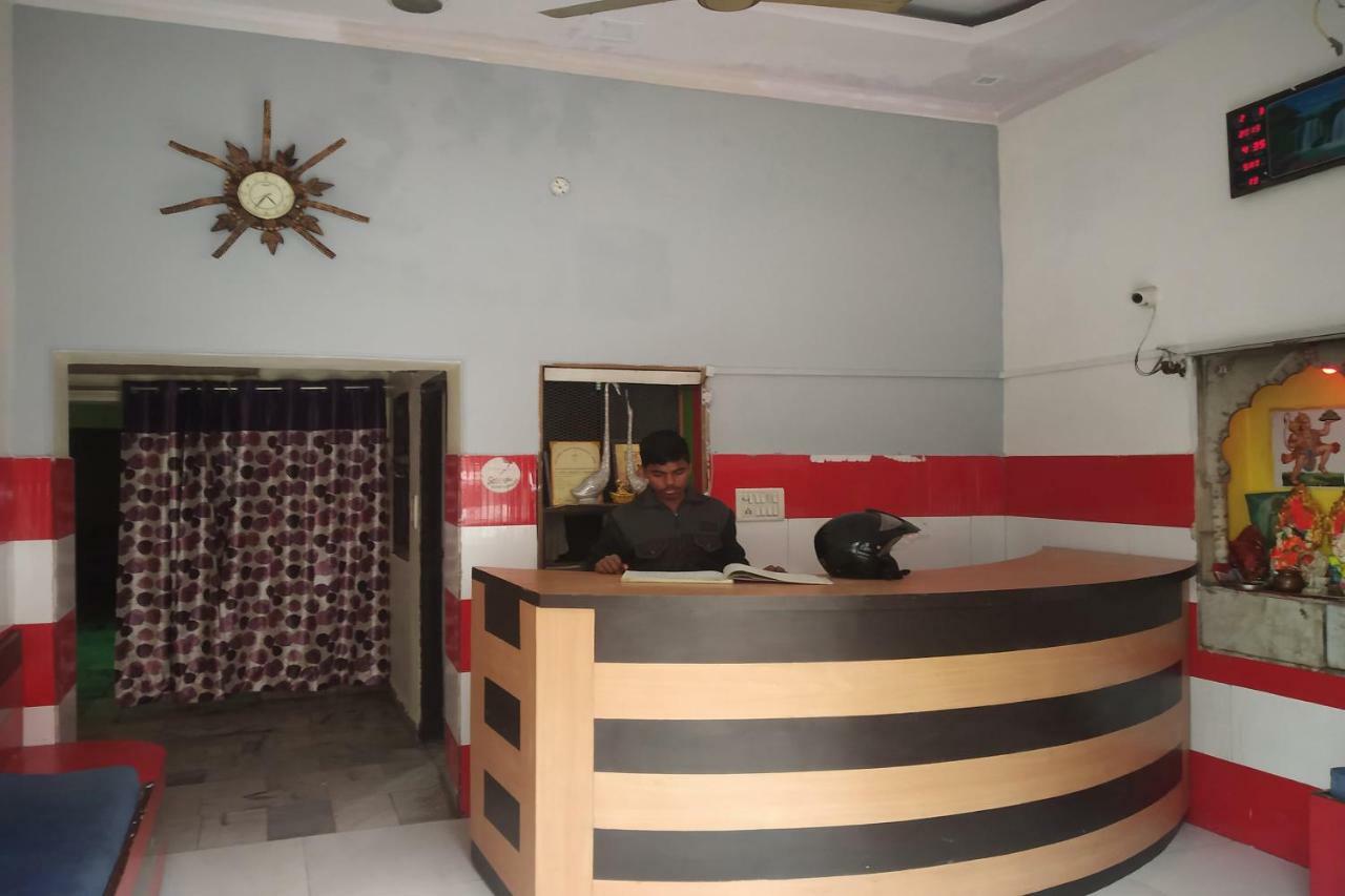 Oyo 29411 Hotel Vanshika Agra  Dış mekan fotoğraf